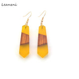 Leanzni Women Earring
