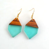 Leanzni Women Earring