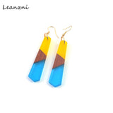 Leanzni Women Earring