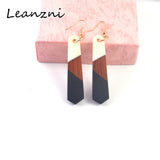 Leanzni Women Earring